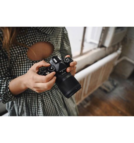 NIKON  Zf + 40mm **Producto para la Reserva**