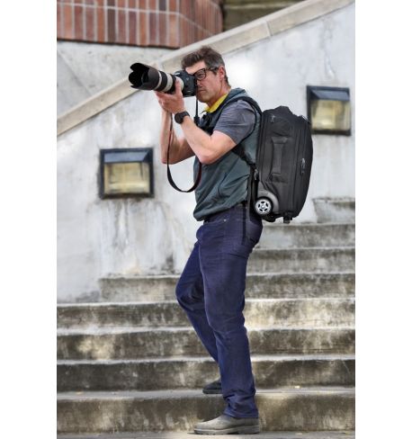 THINK TANK Essentials Convertible rolling backpack