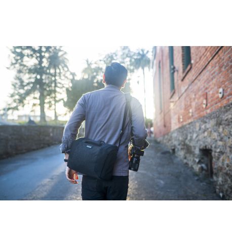 THINK TANK SpeedTop Crossbody 10 Graphite