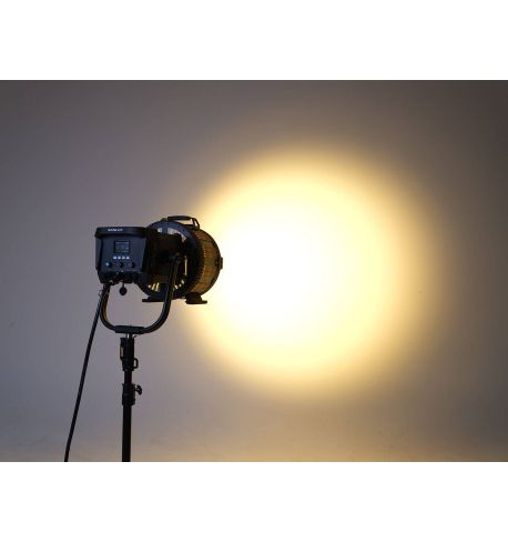 Nanlux Fresnel Motorizado 15º- 46º