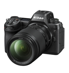 NIKON Z6 III + 24-200mm 2