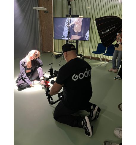 Taller Workshop Desde la sesión de fotos a la grabación de un videoclip