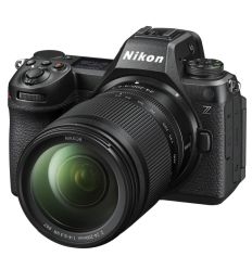 NIKON Z6 III + 24-200mm