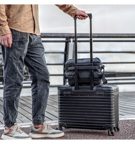 PGYTECH OneMo Sling 7L (negro espacial)