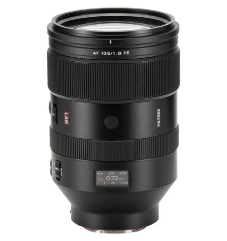 Objetivo de 135mm f/1.8: Enfoque Rápido, Resistencia y Versatilidad Macro