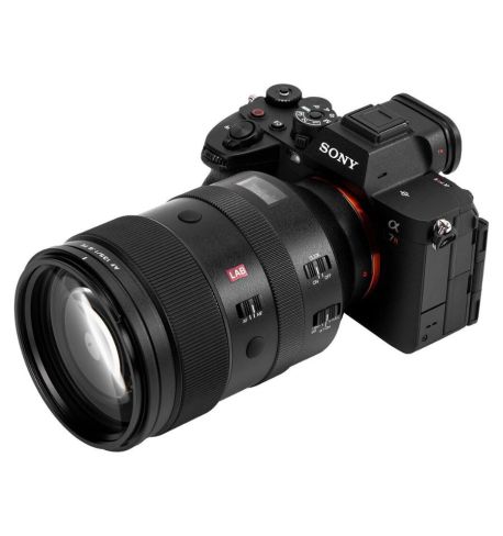 Objetivo de 135mm f/1.8: Enfoque Rápido, Resistencia y Versatilidad Macro