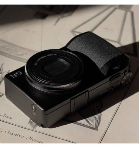 RICOH GR III New