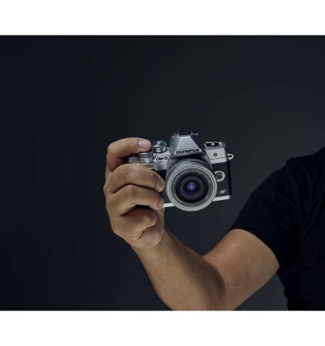 OLYMPUS OM-D E-M10 Mark IV +14-150mm F/4-5.6 Silver