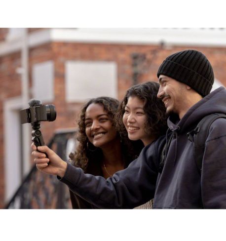 SONY 11mm F1.8 E | Objetivo prime gran angular APS-C (SEL11F18)  **Reserva**