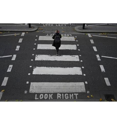 NIKKOR Z 26mm F2.8   **Producto para la Reserva**